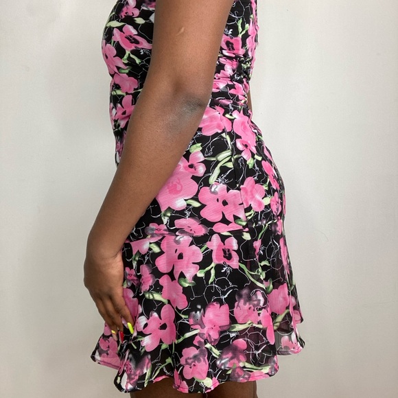 Mandee Dress with flowery prints 😻 - Picture 13 of 15